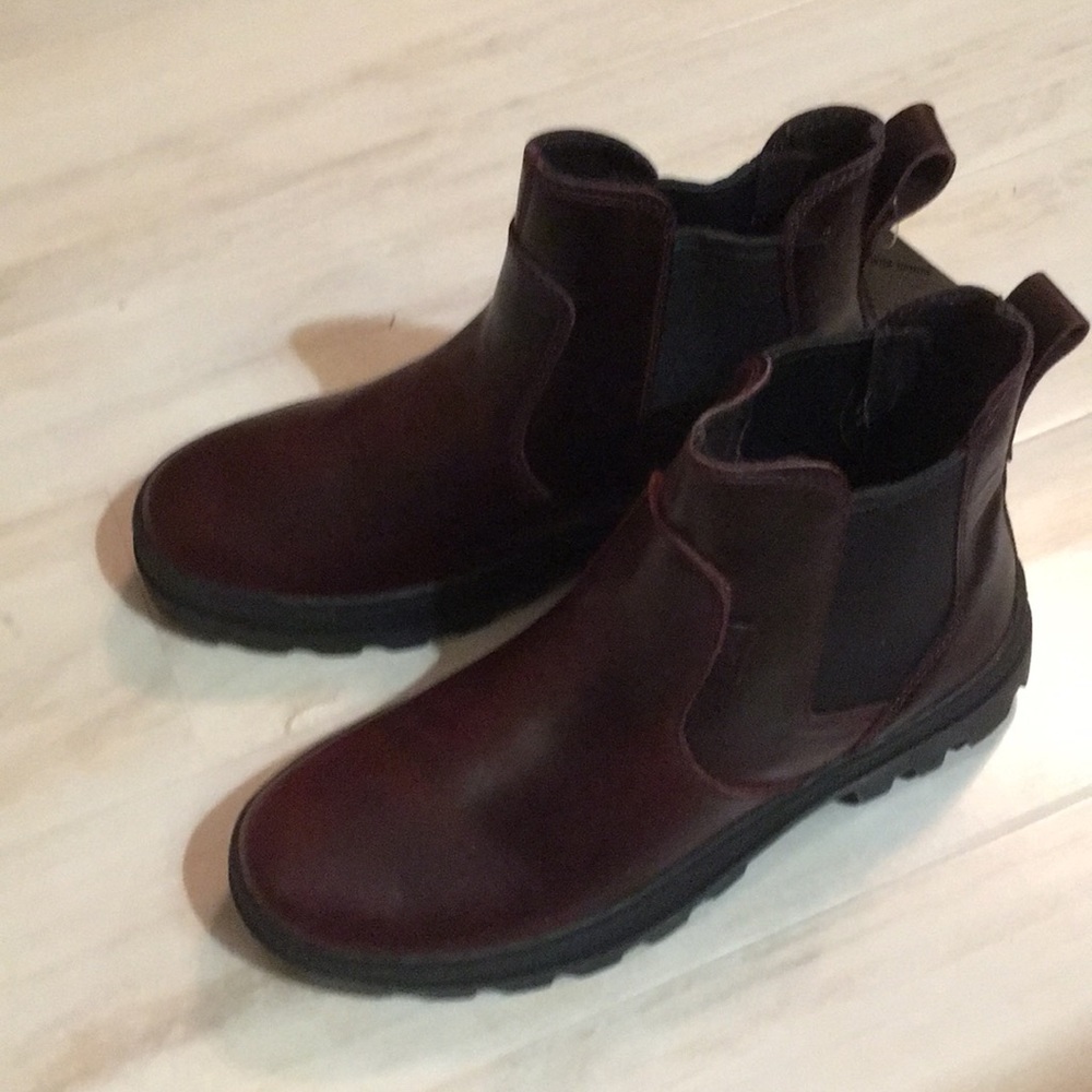 Palladium burgundy Chelsea boots